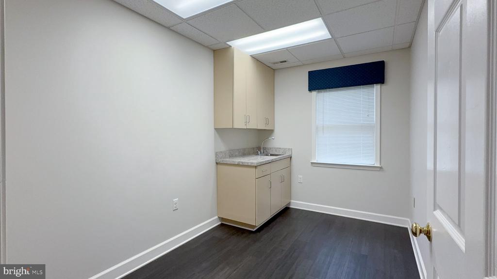 556 CYNWOOD DRIVE A A