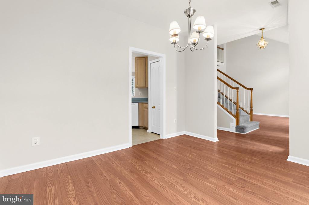 28484 WOODS DRIVE