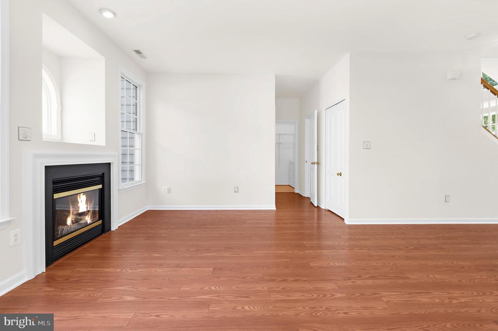 28484 WOODS DRIVE