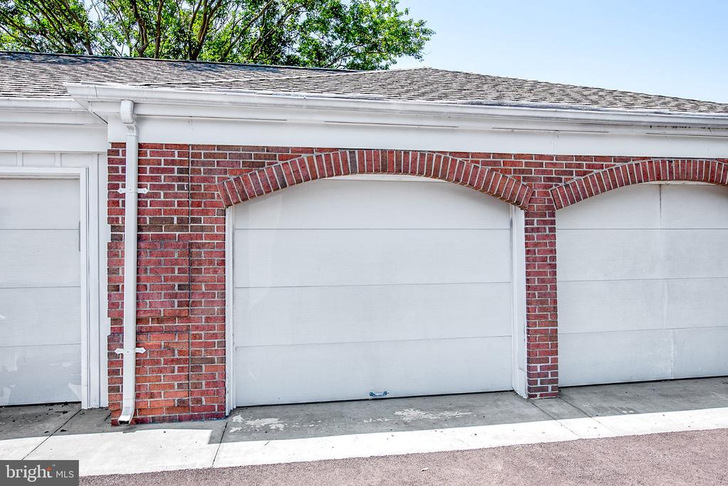 9531 QUAIL HOLLOW DRIVE Unit: 405