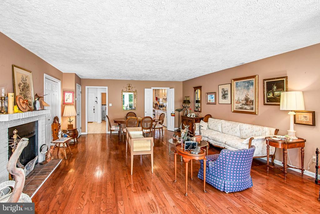 9531 QUAIL HOLLOW DRIVE Unit: 405