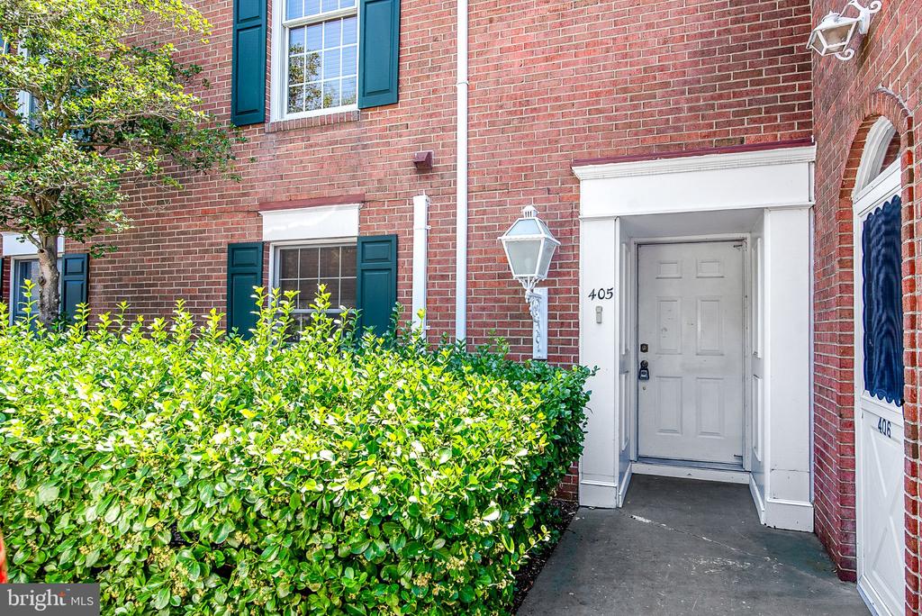 9531 QUAIL HOLLOW DRIVE Unit: 405