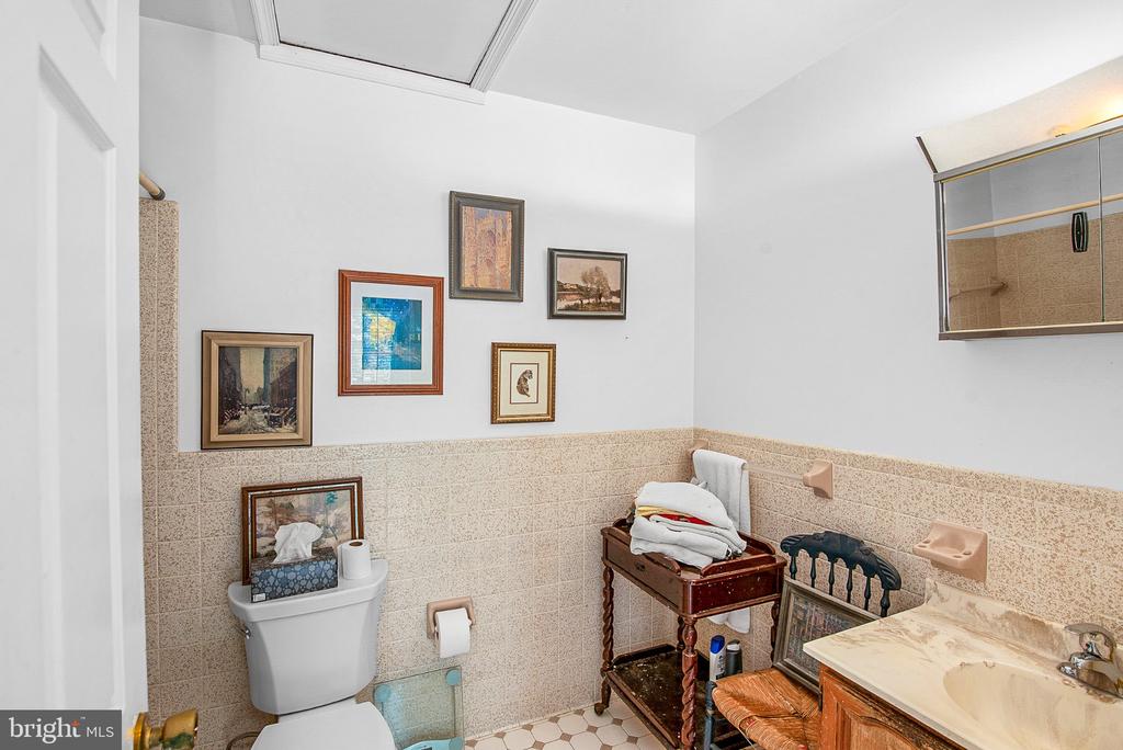9531 QUAIL HOLLOW DRIVE Unit: 405