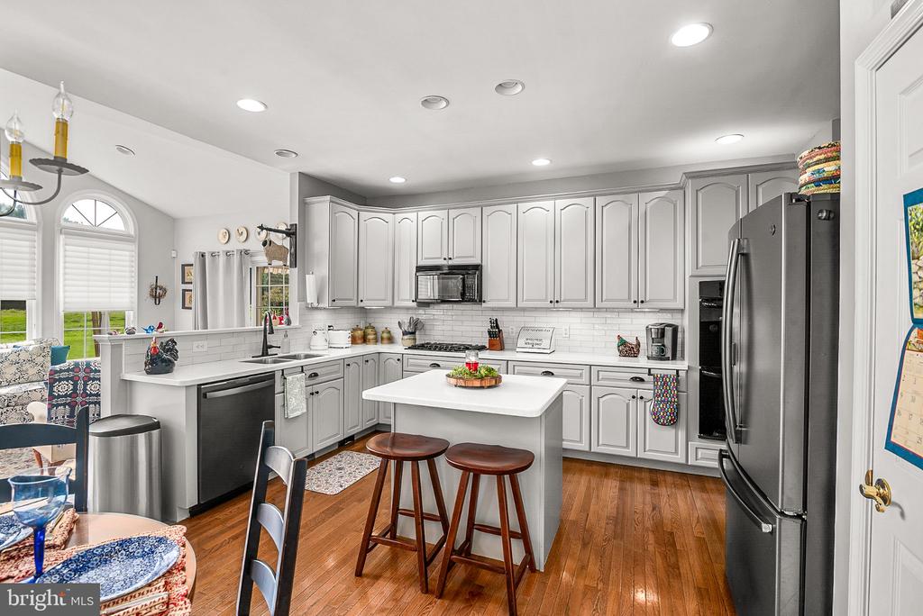 7583 EASTON CLUB DRIVE