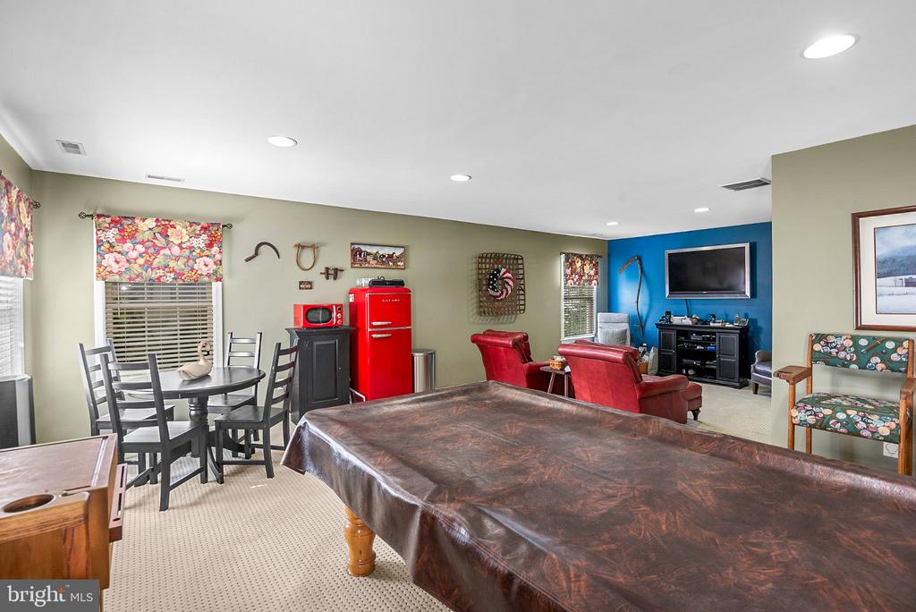 7583 EASTON CLUB DRIVE