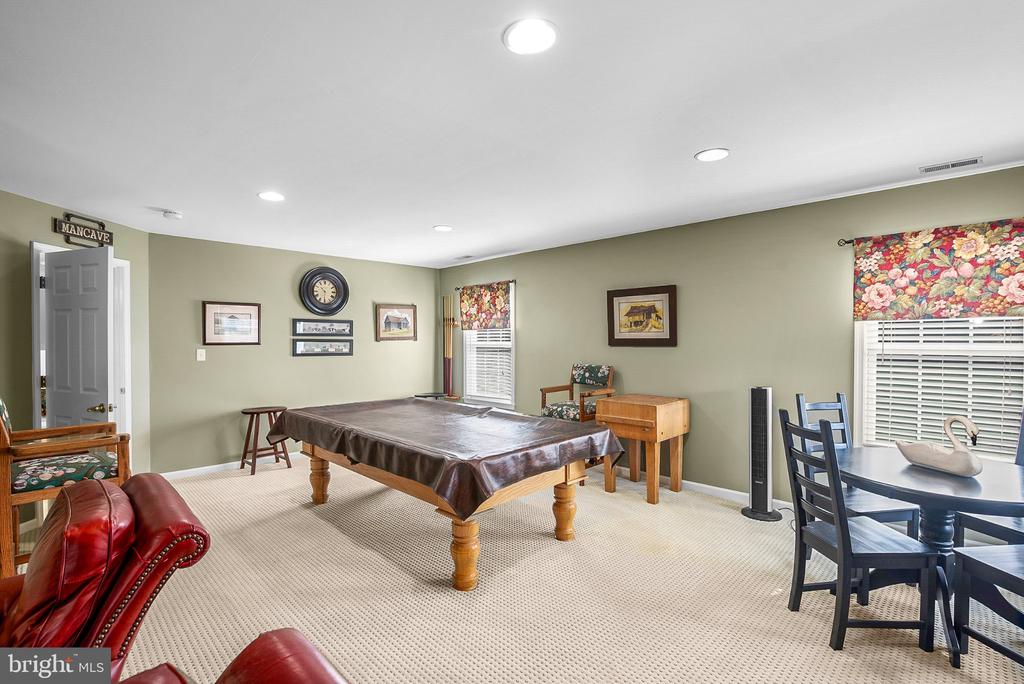 7583 EASTON CLUB DRIVE
