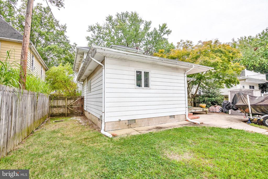 205 BROOKLETTS AVENUE
