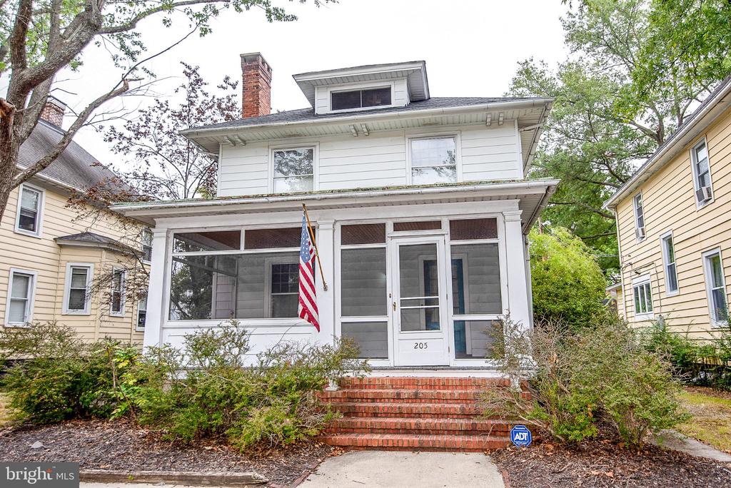 205 BROOKLETTS AVENUE