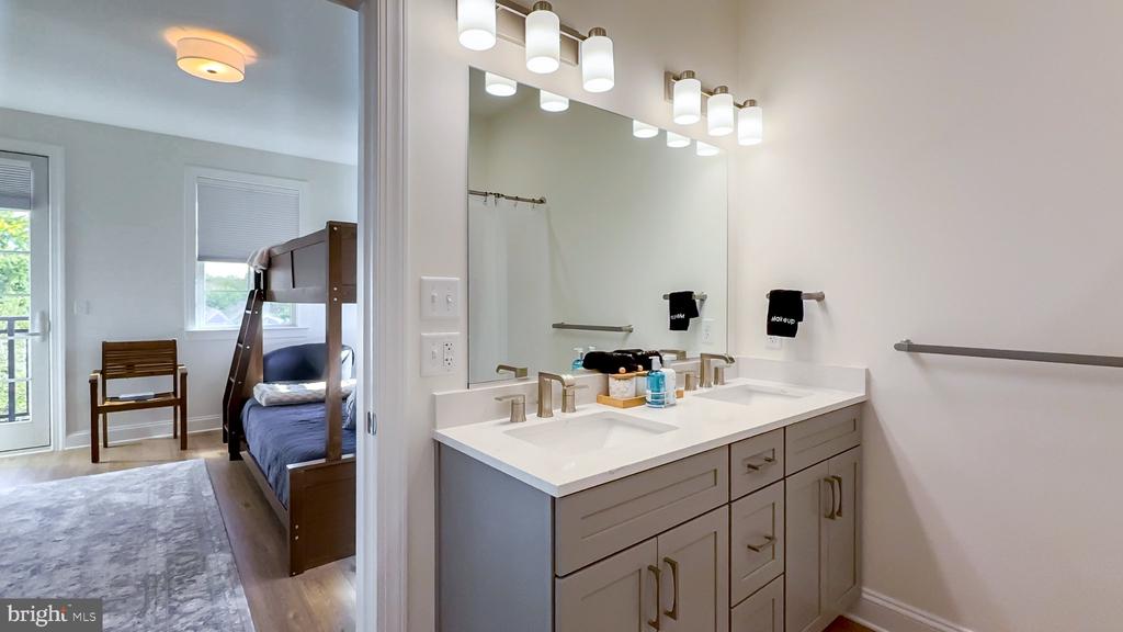 123 S WASHINGTON STREET Unit: 302