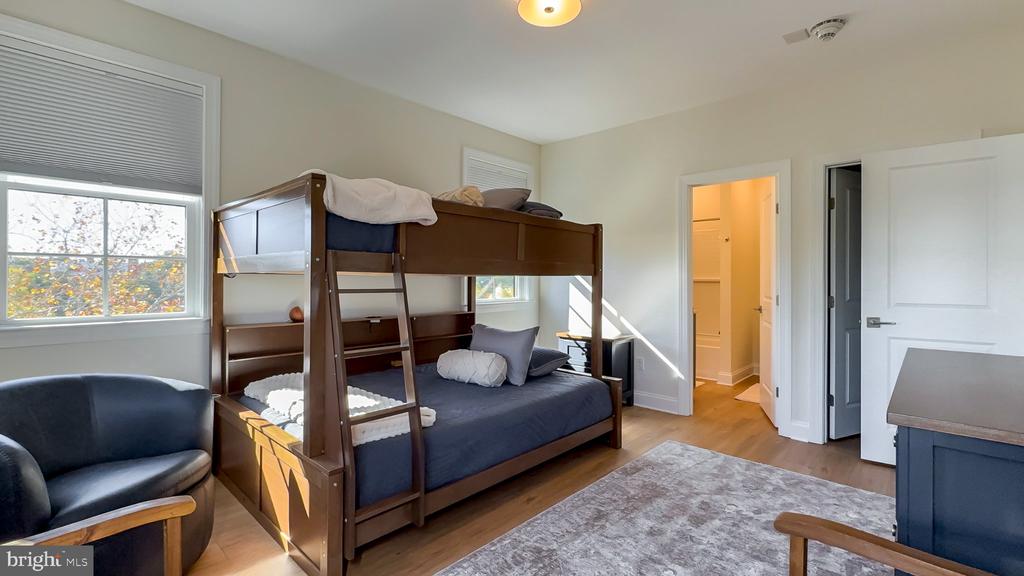 123 S WASHINGTON STREET Unit: 302