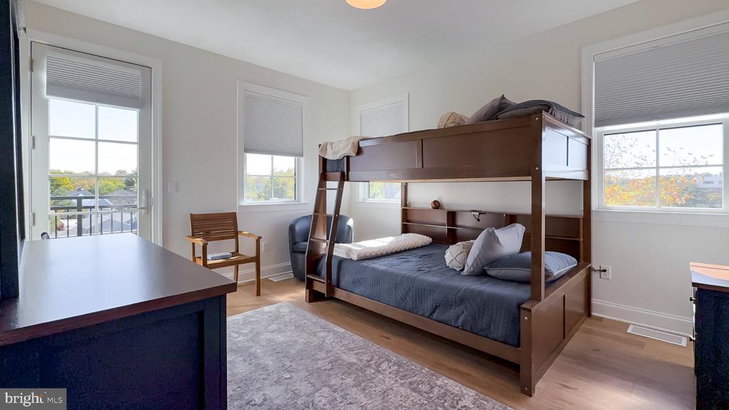 123 S WASHINGTON STREET Unit: 302