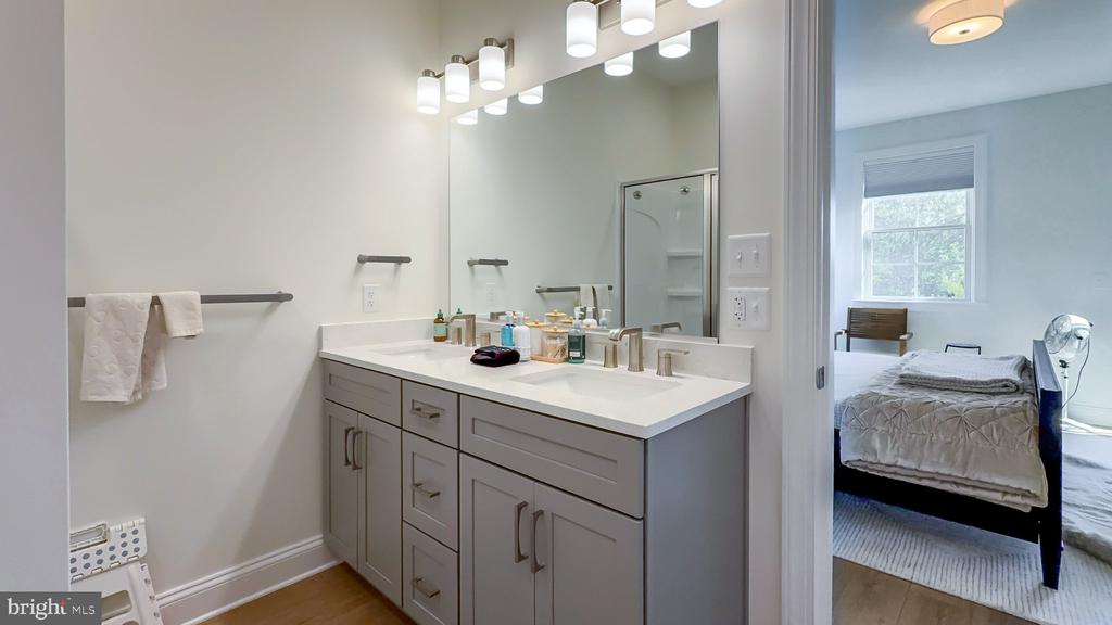 123 S WASHINGTON STREET Unit: 302