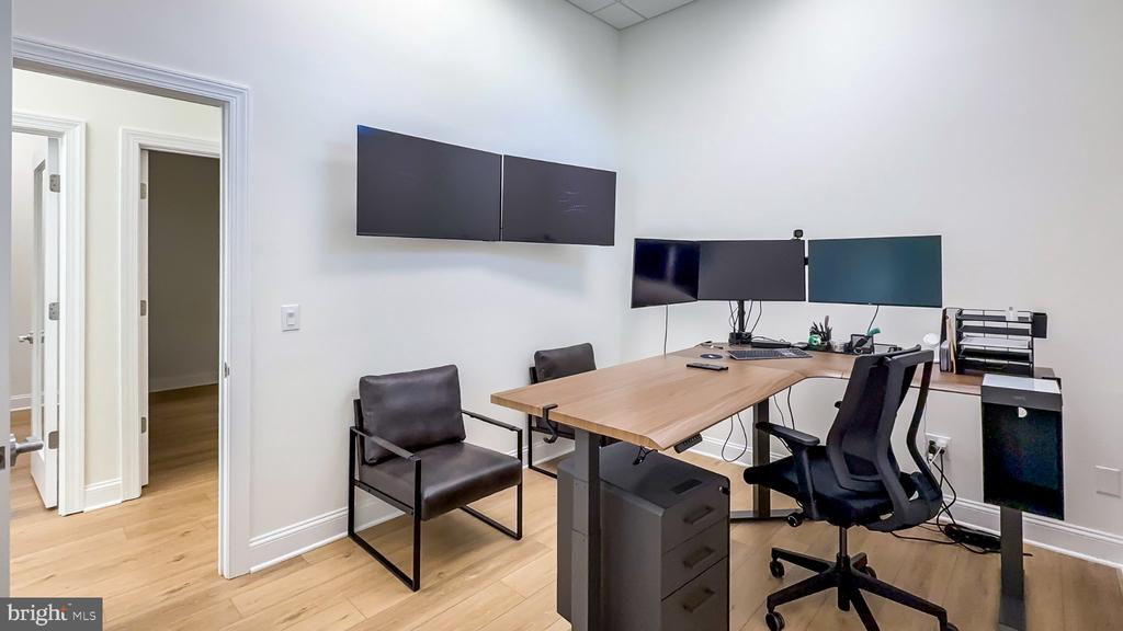 123 S WASHINGTON STREET Unit: B