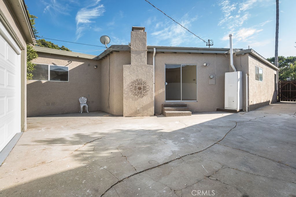 3260 Military Ave