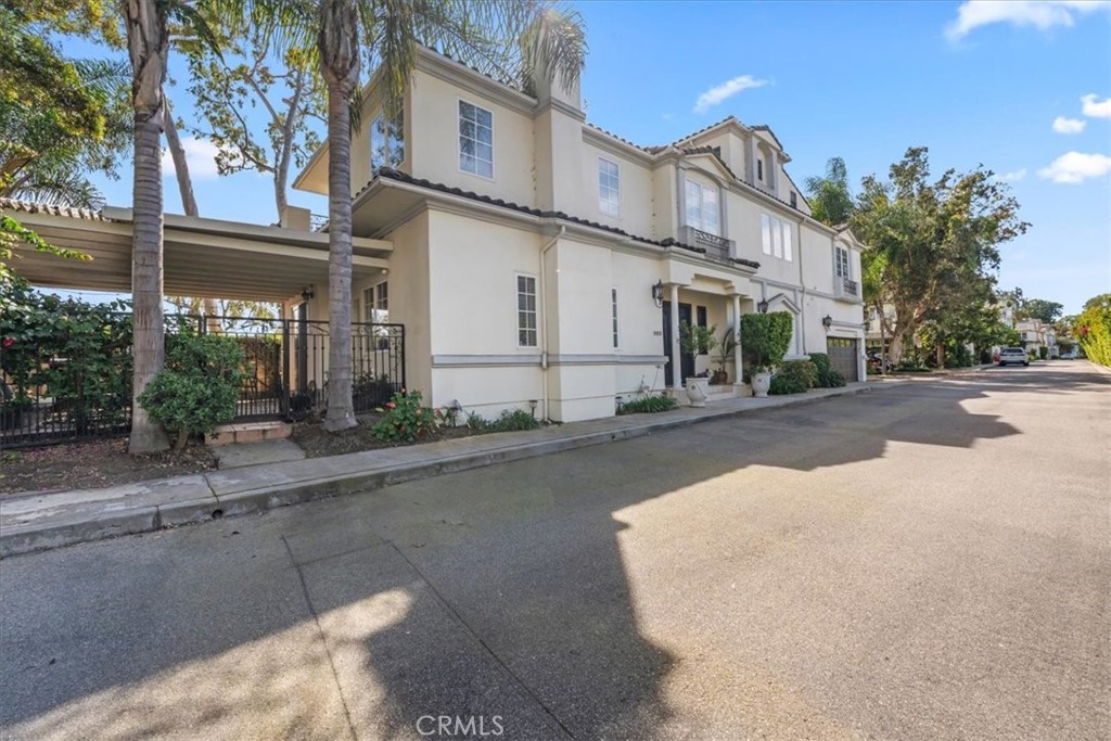 1020 Harbor Crossing