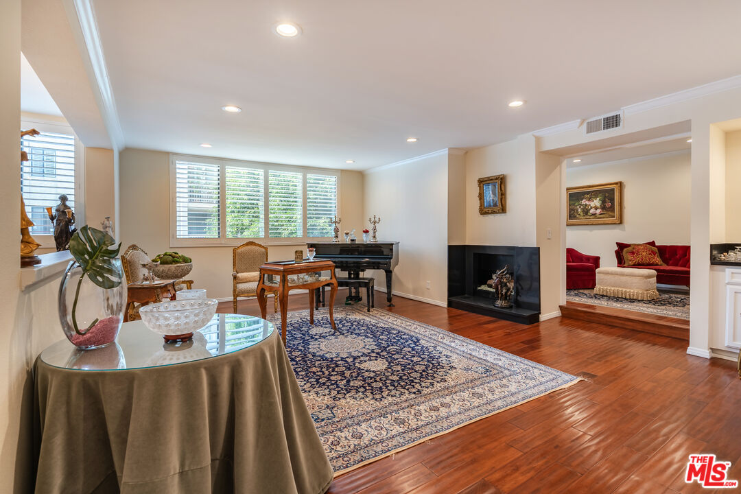 14521 Benefit St Unit: 207