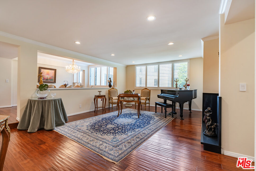 14521 Benefit St Unit: 207