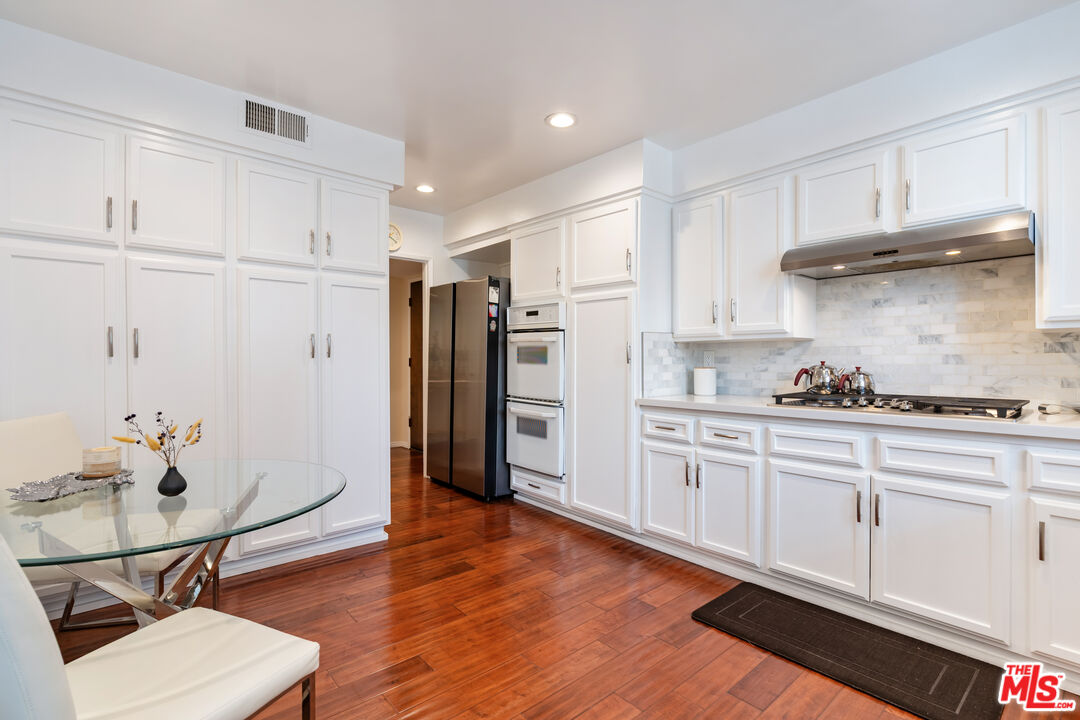 14521 Benefit St Unit: 207