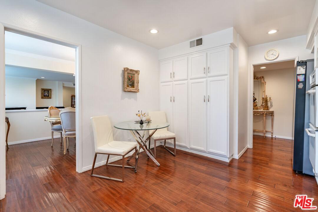 14521 Benefit St Unit: 207