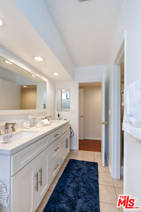 14521 Benefit St Unit: 207