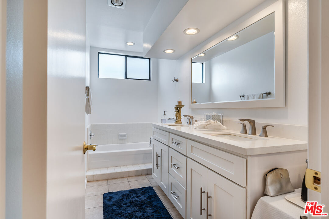 14521 Benefit St Unit: 207