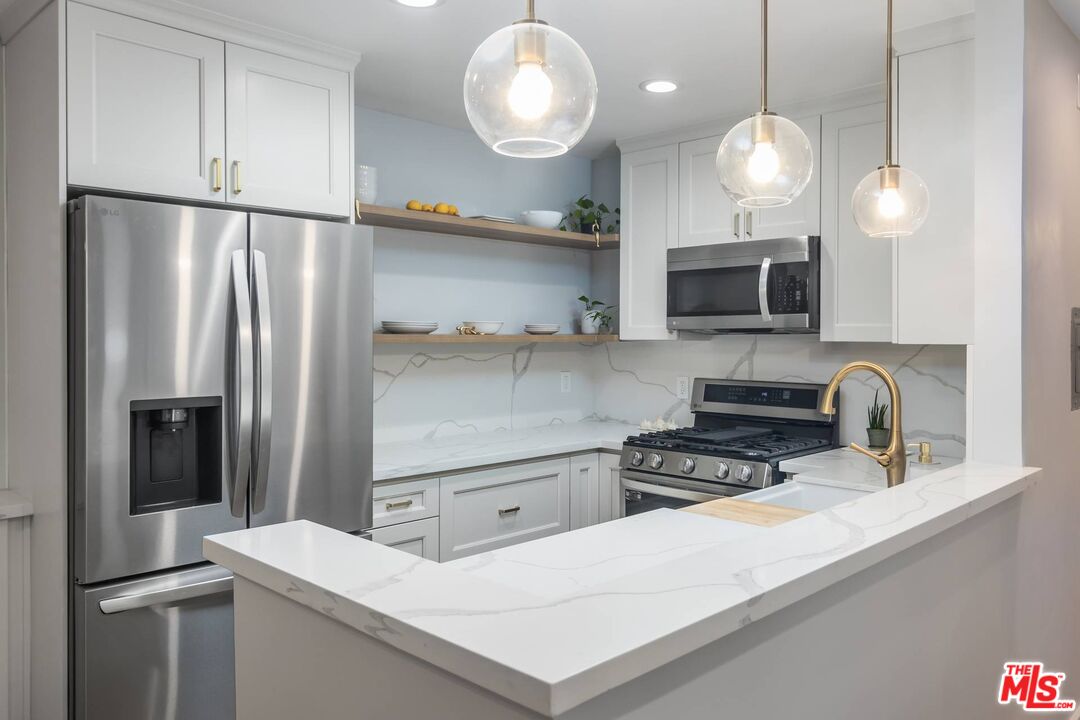 9005 Cynthia St Unit: 214