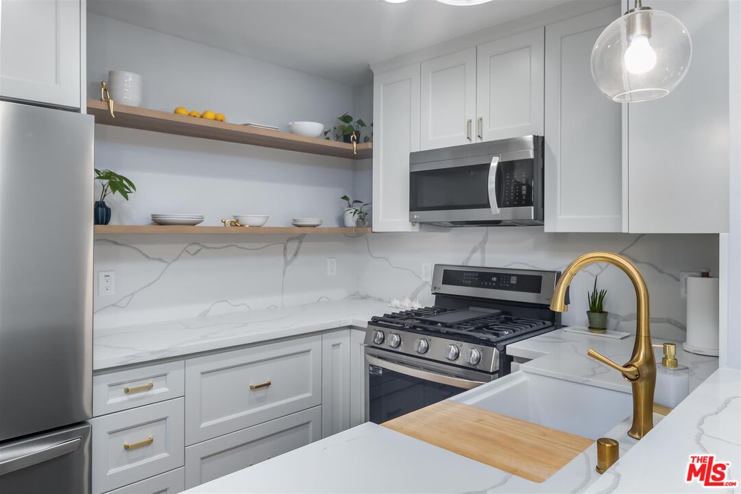 9005 Cynthia St Unit: 214