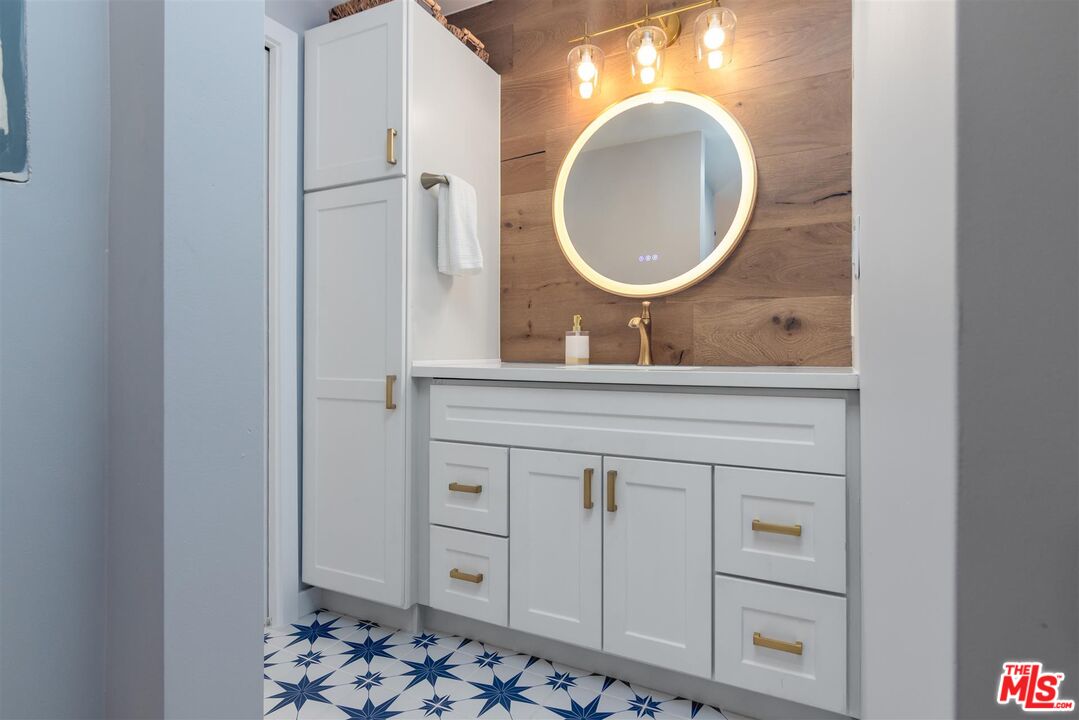 9005 Cynthia St Unit: 214