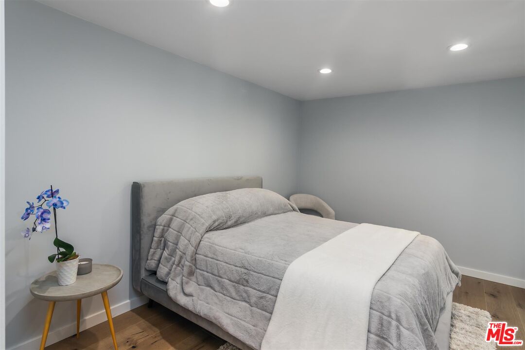 9005 Cynthia St Unit: 214