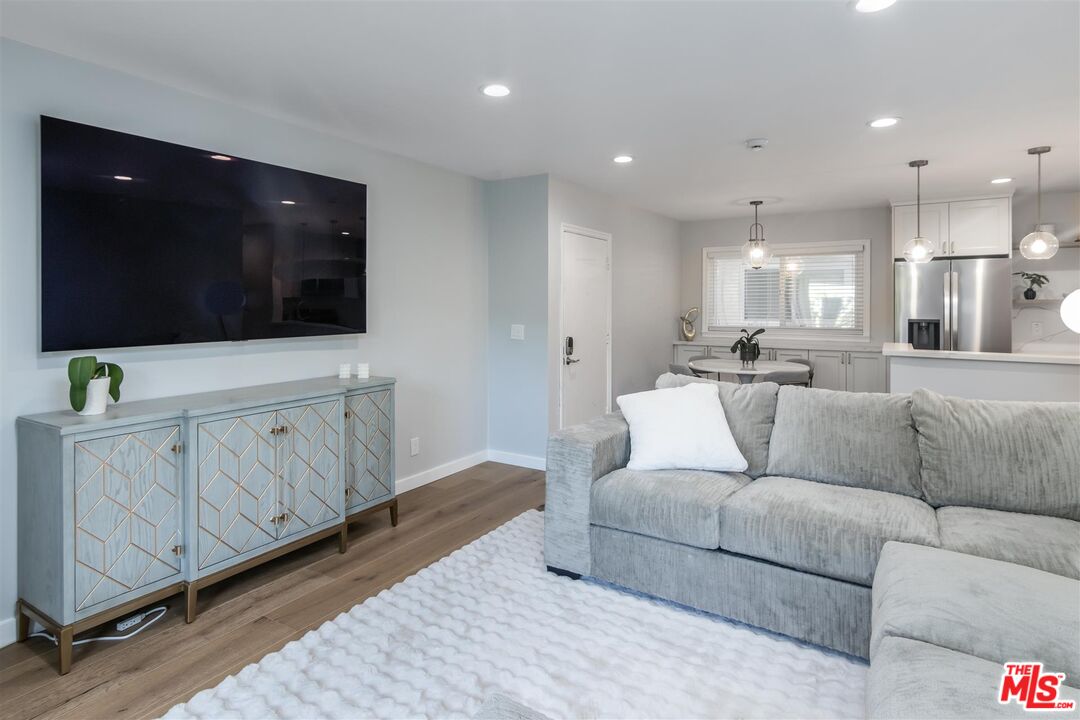 9005 Cynthia St Unit: 214