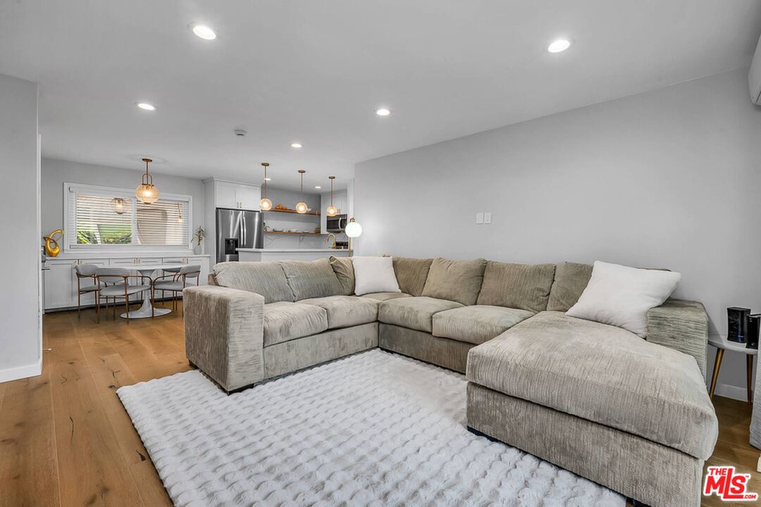 9005 Cynthia St Unit: 214