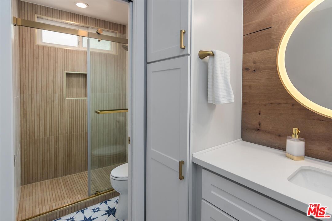 9005 Cynthia St Unit: 214