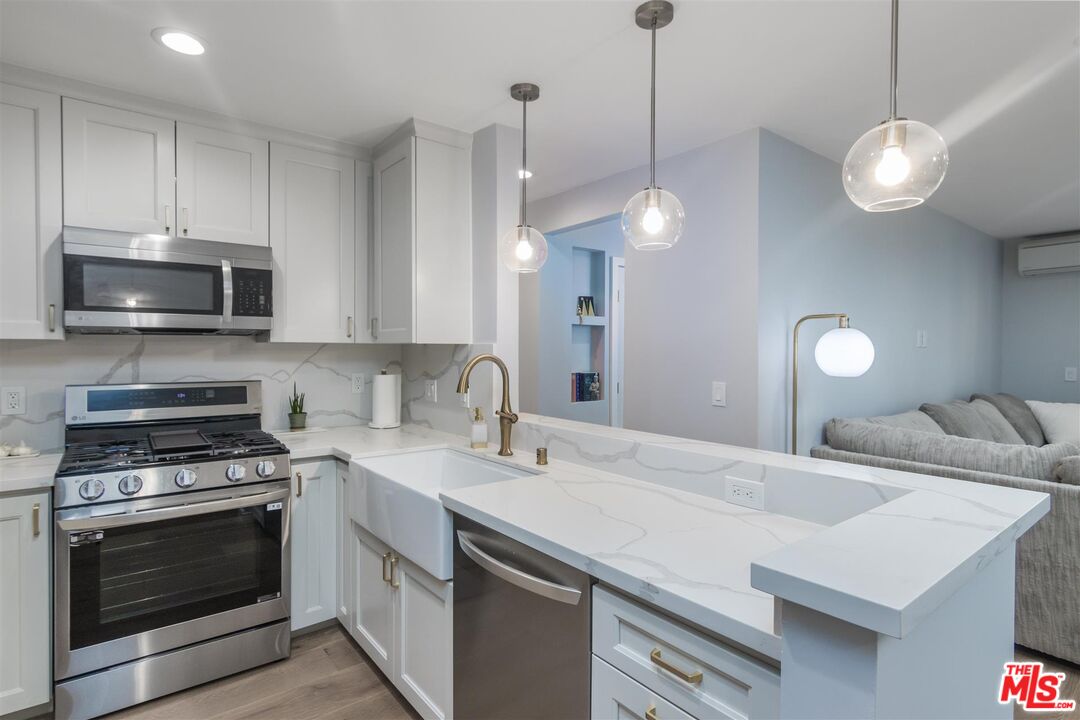 9005 Cynthia St Unit: 214