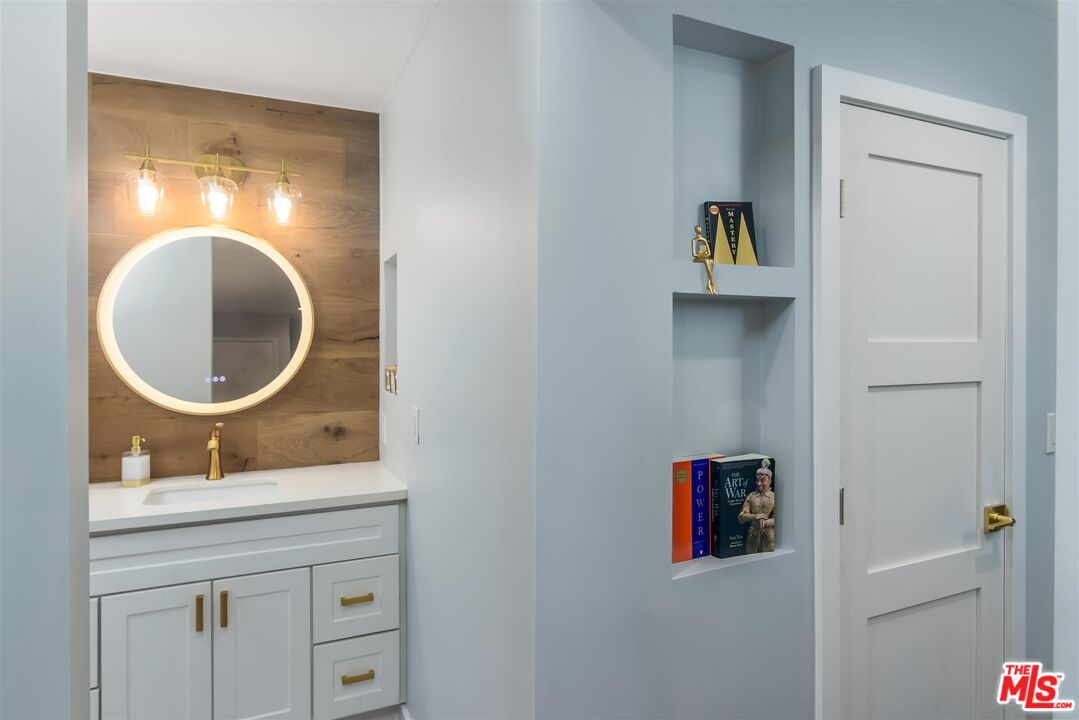 9005 Cynthia St Unit: 214