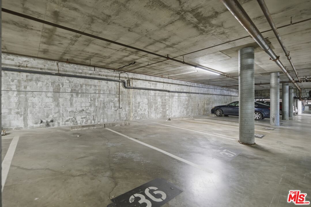 5900 Canterbury Dr Unit: B217