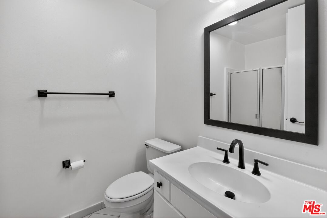 5900 Canterbury Dr Unit: B217