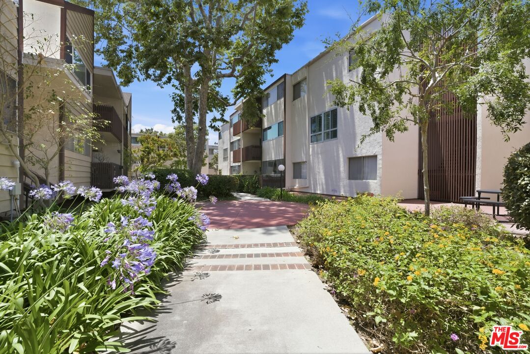 5900 Canterbury Dr Unit: B217