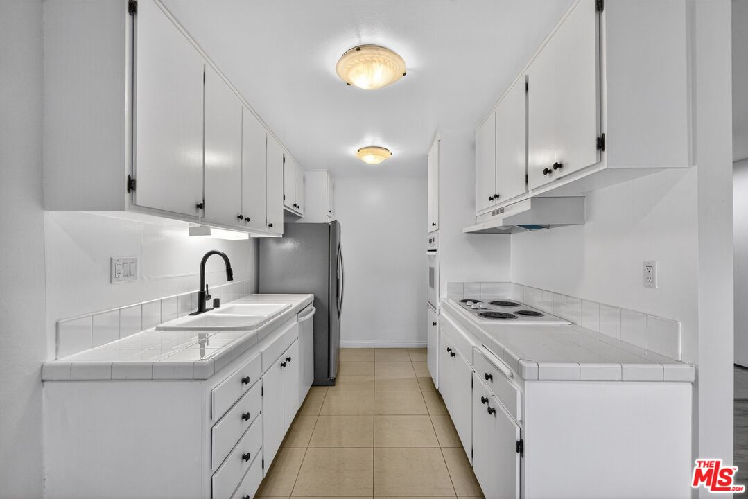 5900 Canterbury Dr Unit: B217