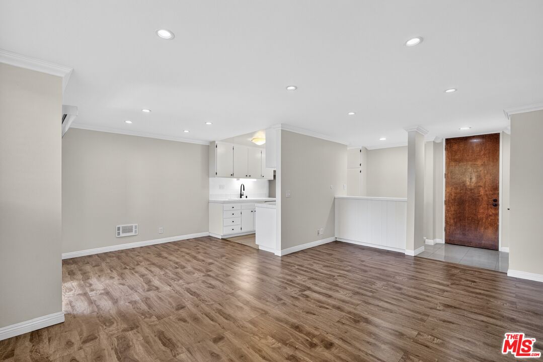 5900 Canterbury Dr Unit: B217