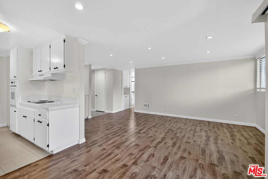 5900 Canterbury Dr Unit: B217