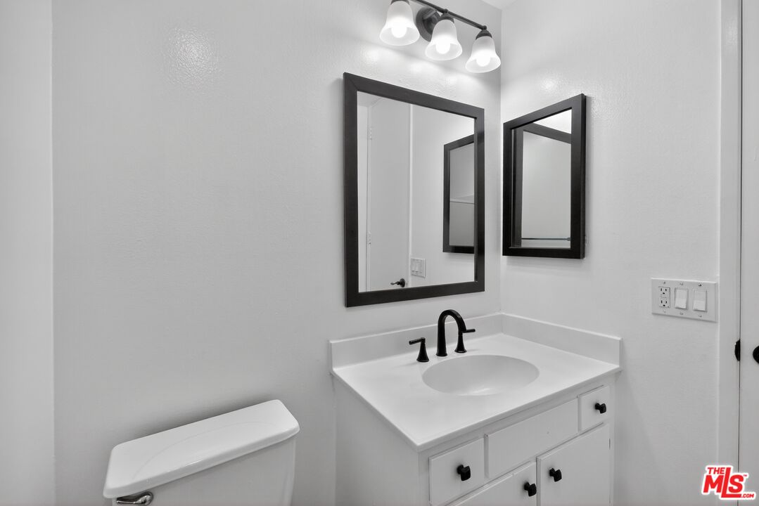 5900 Canterbury Dr Unit: B217