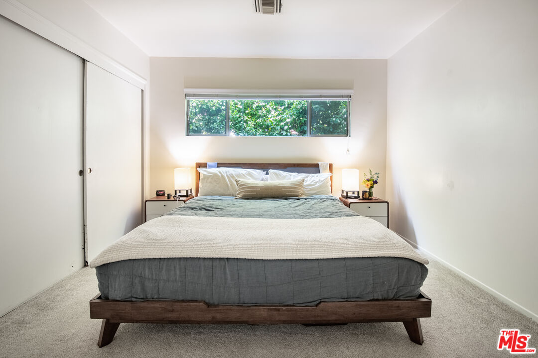 1233 N Laurel Ave Unit: 214
