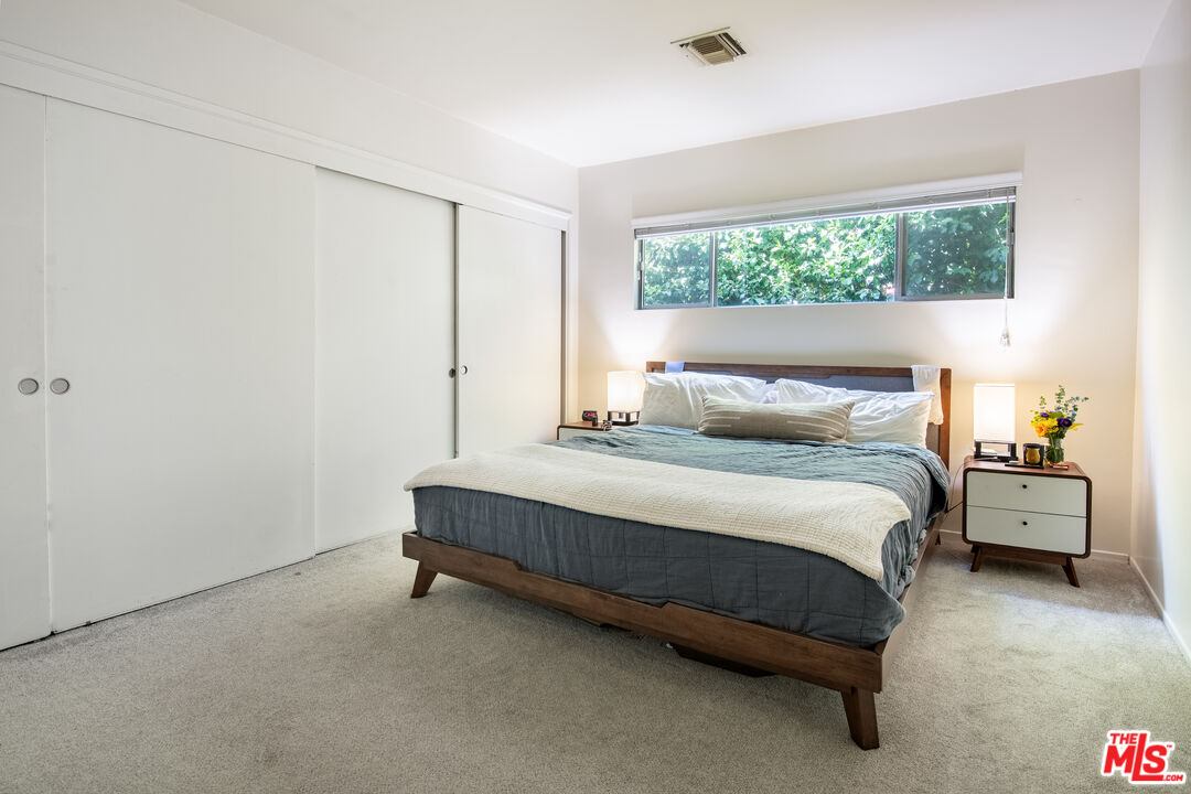 1233 N Laurel Ave Unit: 214