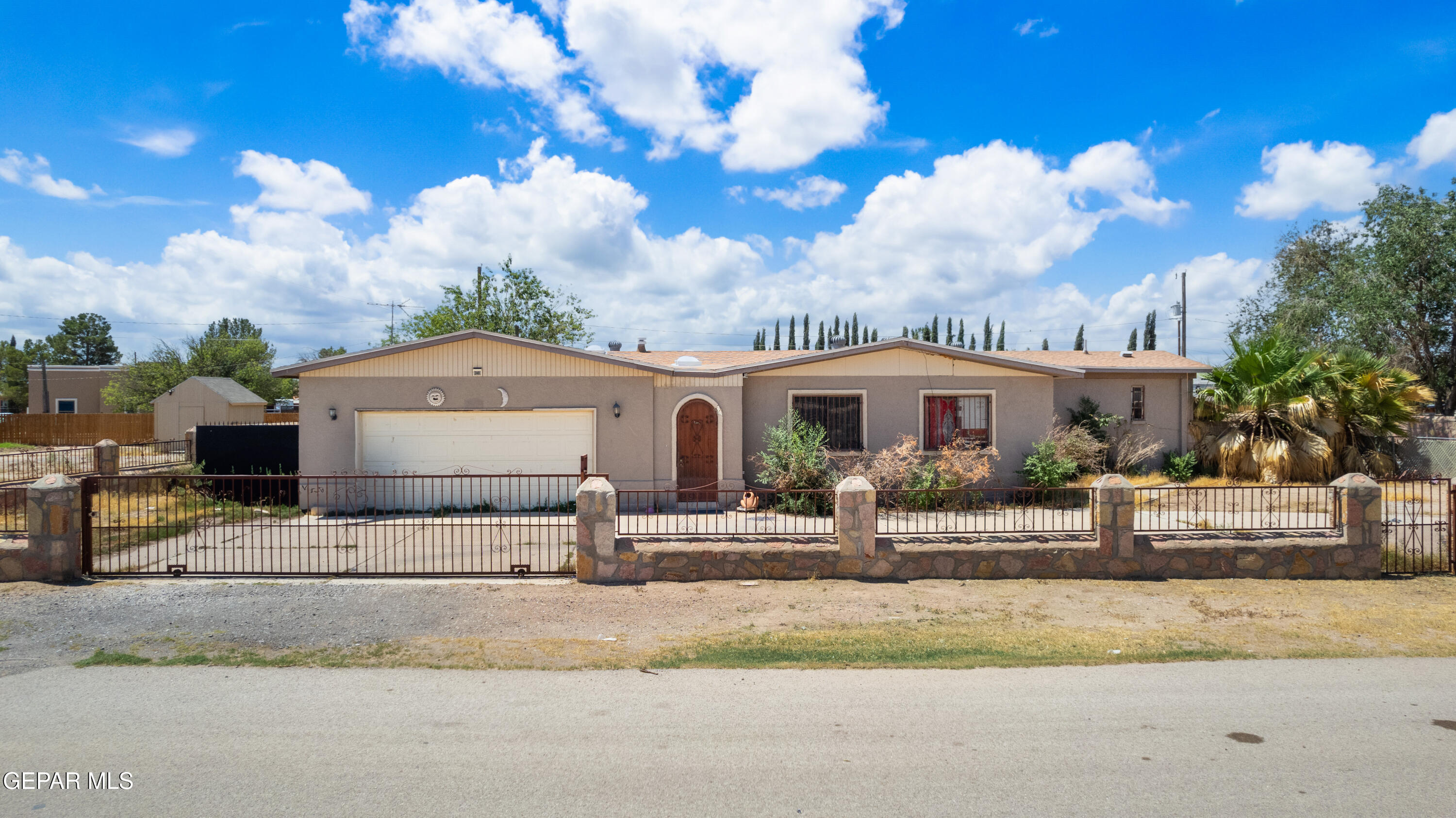 340 Valle Del Centro Drive