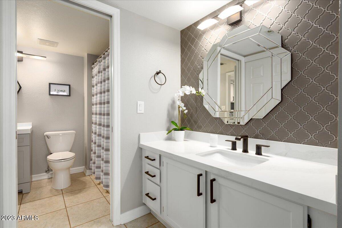26 E CORAL GABLES Drive
