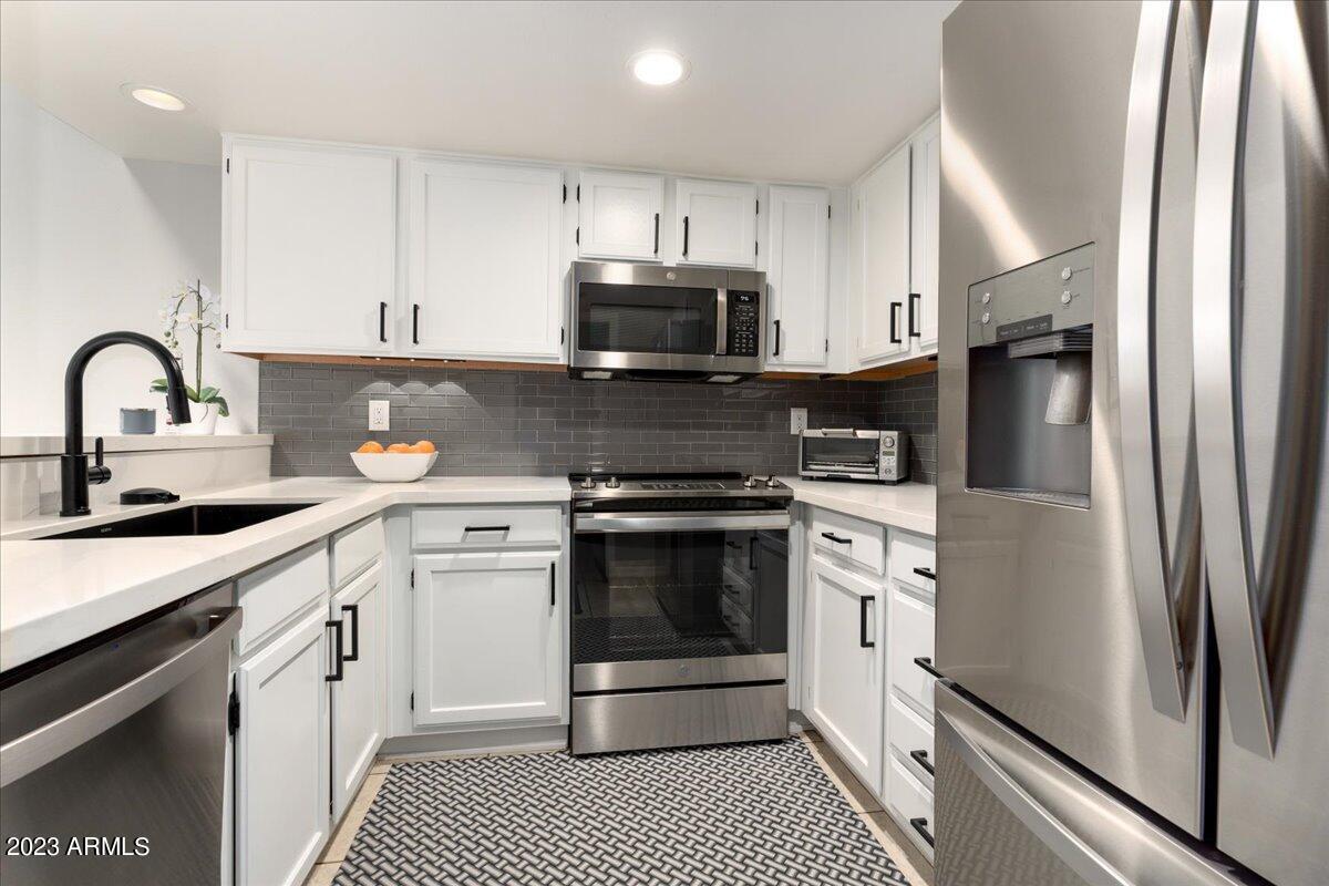 26 E CORAL GABLES Drive