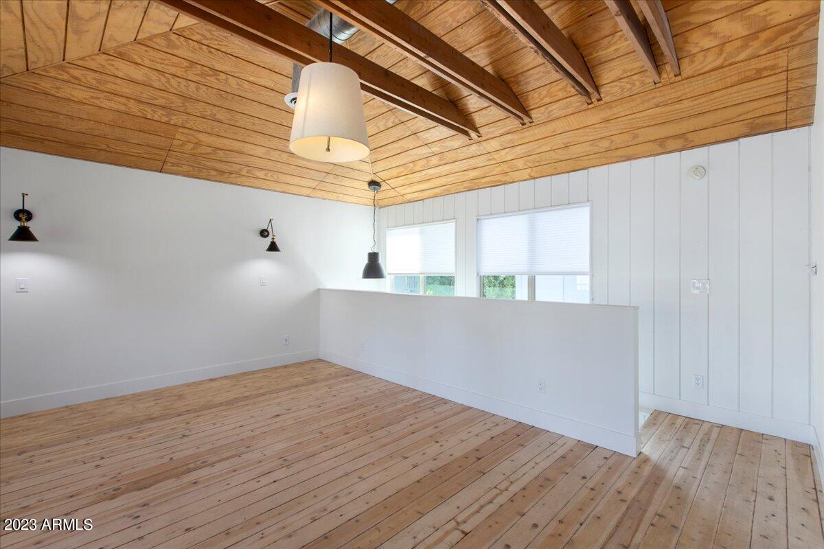 821 N 3RD Avenue