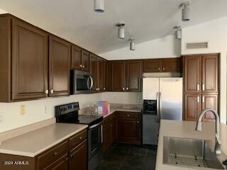 1702 W SPARROW Drive