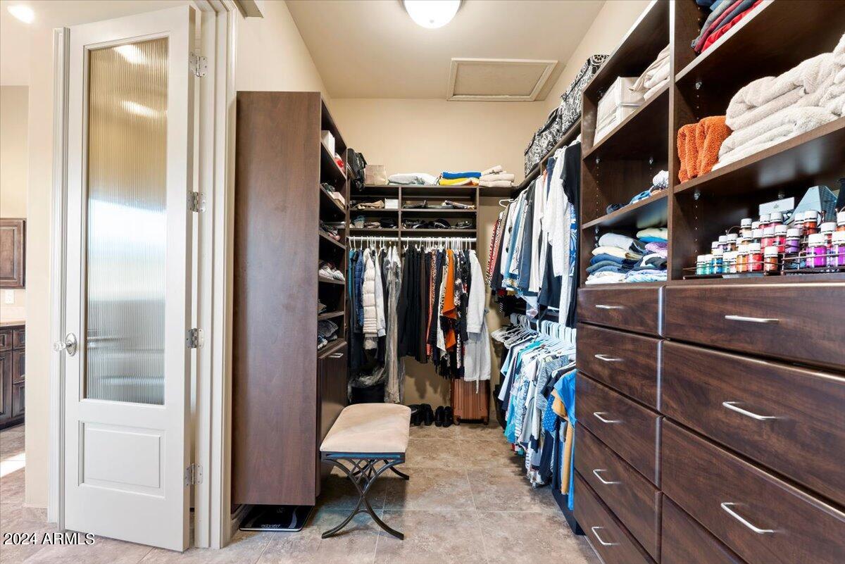 8539 E HIGH POINT Drive