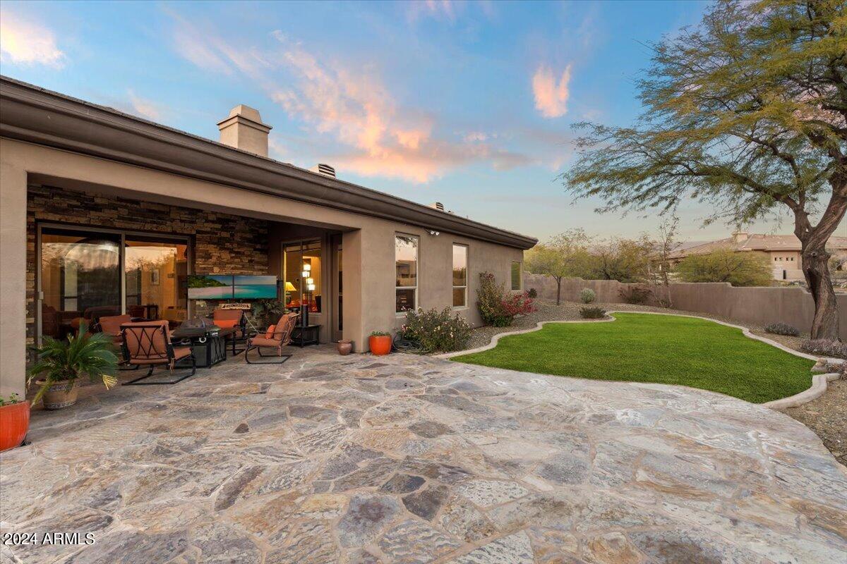 8539 E HIGH POINT Drive